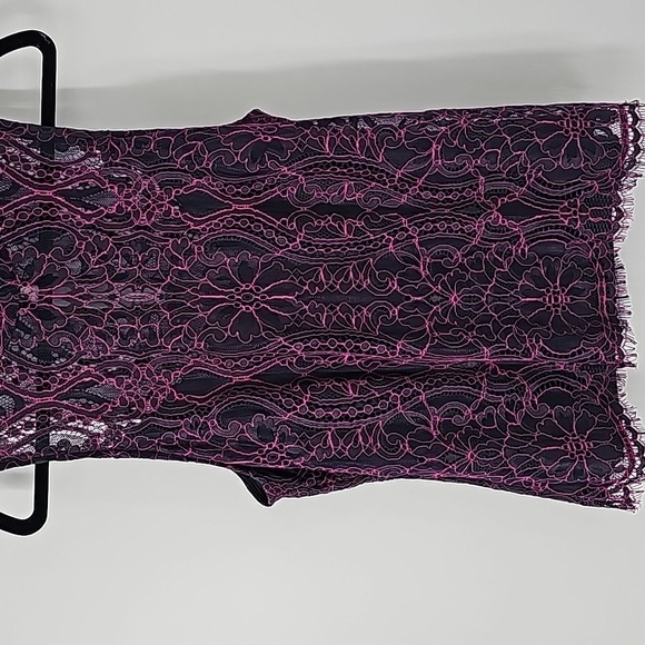 WHBM Lace Top with Teardrop Back+Fringe Hem Omb Blu Raspberry Rose Color - Picture 8 of 17